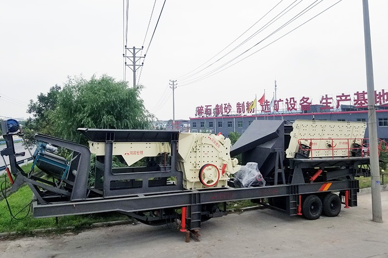 三組合移動破碎站，移動式小型砂石粉碎機(jī)