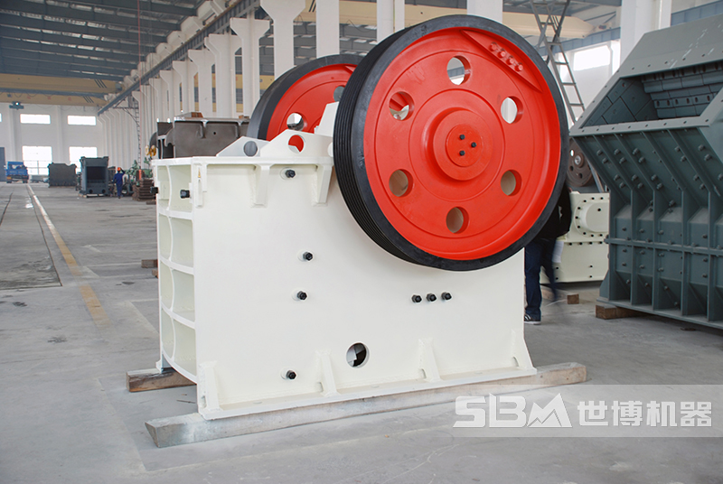 69式鄂式破石機(jī)