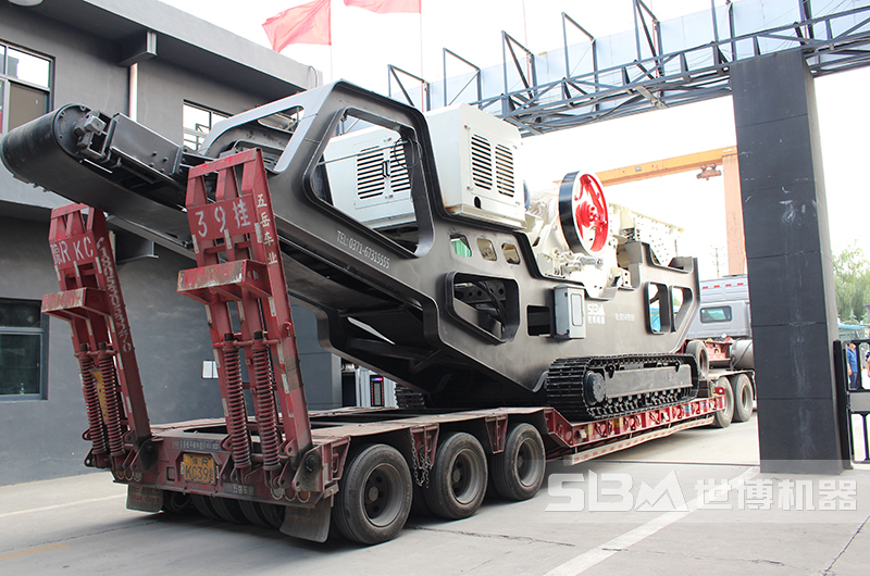 履帶式移動建筑垃圾破碎機發(fā)貨圖