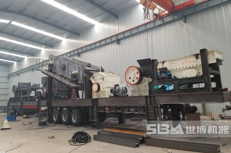 四組合移動(dòng)車是小型石子破碎機(jī)