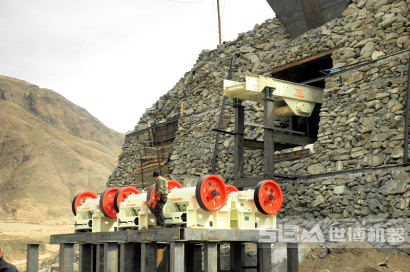 世博pex細(xì)顎式破碎機(jī)客戶現(xiàn)場(chǎng)，可現(xiàn)場(chǎng)考察