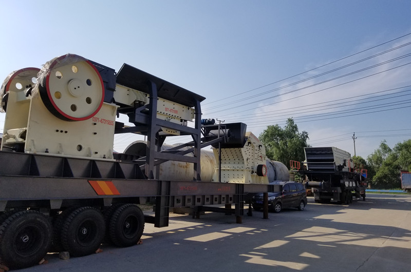 河南世博移動(dòng)山石破碎機(jī)廠家