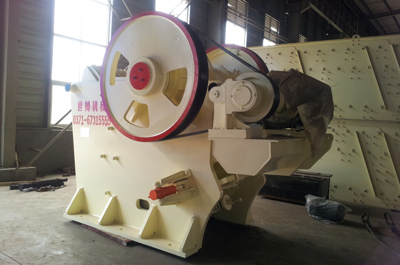 顎式破碎機，破碎河卵石粗碎機