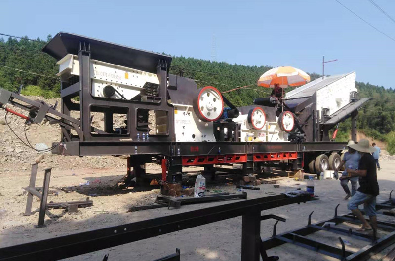 移動(dòng)鄂式細(xì)破碎機(jī)，多機(jī)組合移動(dòng)破碎機(jī)