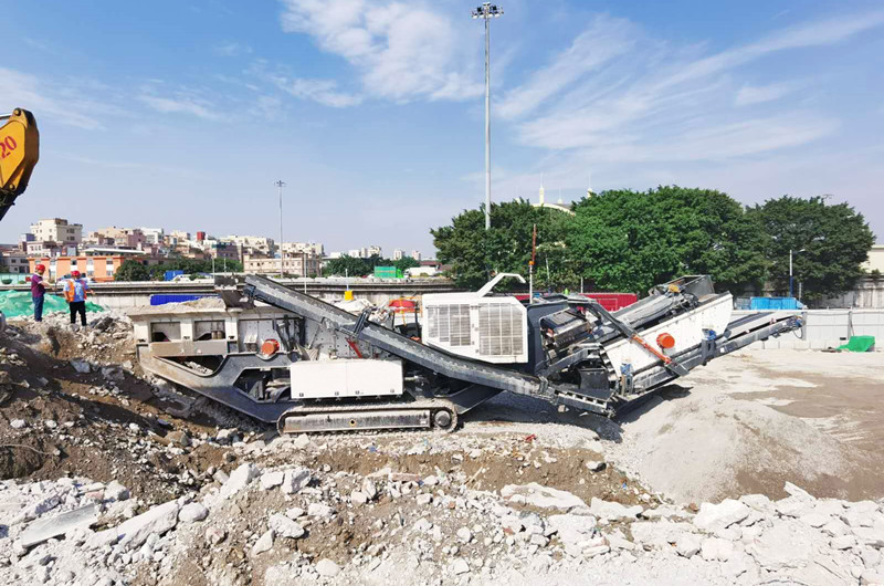 移動式柴油破碎機(jī)現(xiàn)場圖