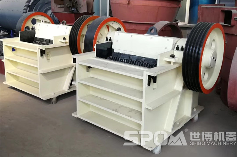 世博細(xì)牙破碎機(jī)車(chē)間圖