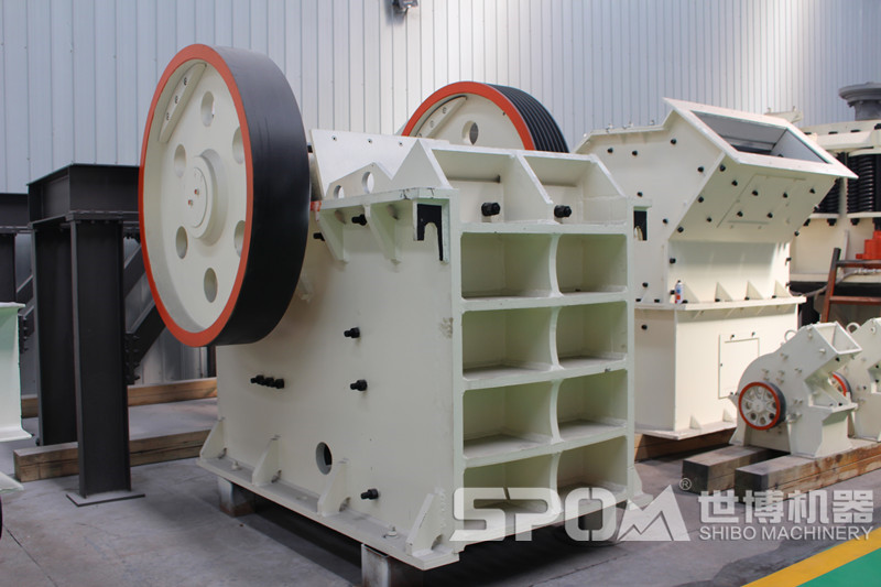 中小型十多萬破碎機(jī)