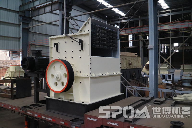 箱式破碎機(jī)生產(chǎn)車間