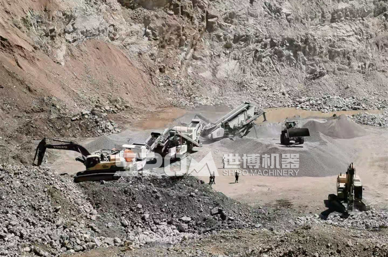 年產(chǎn)30萬(wàn)噸破碎機(jī)生產(chǎn)現(xiàn)場(chǎng)