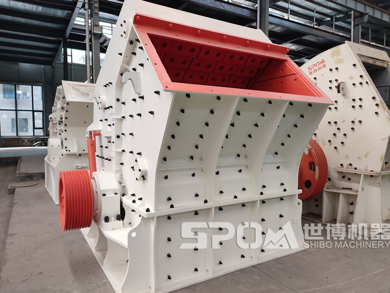 CS5X反擊式破碎機(jī)