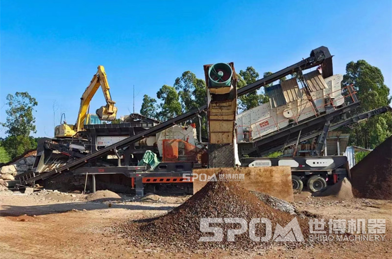 客戶移動(dòng)式破碎石料生產(chǎn)線現(xiàn)場(chǎng)